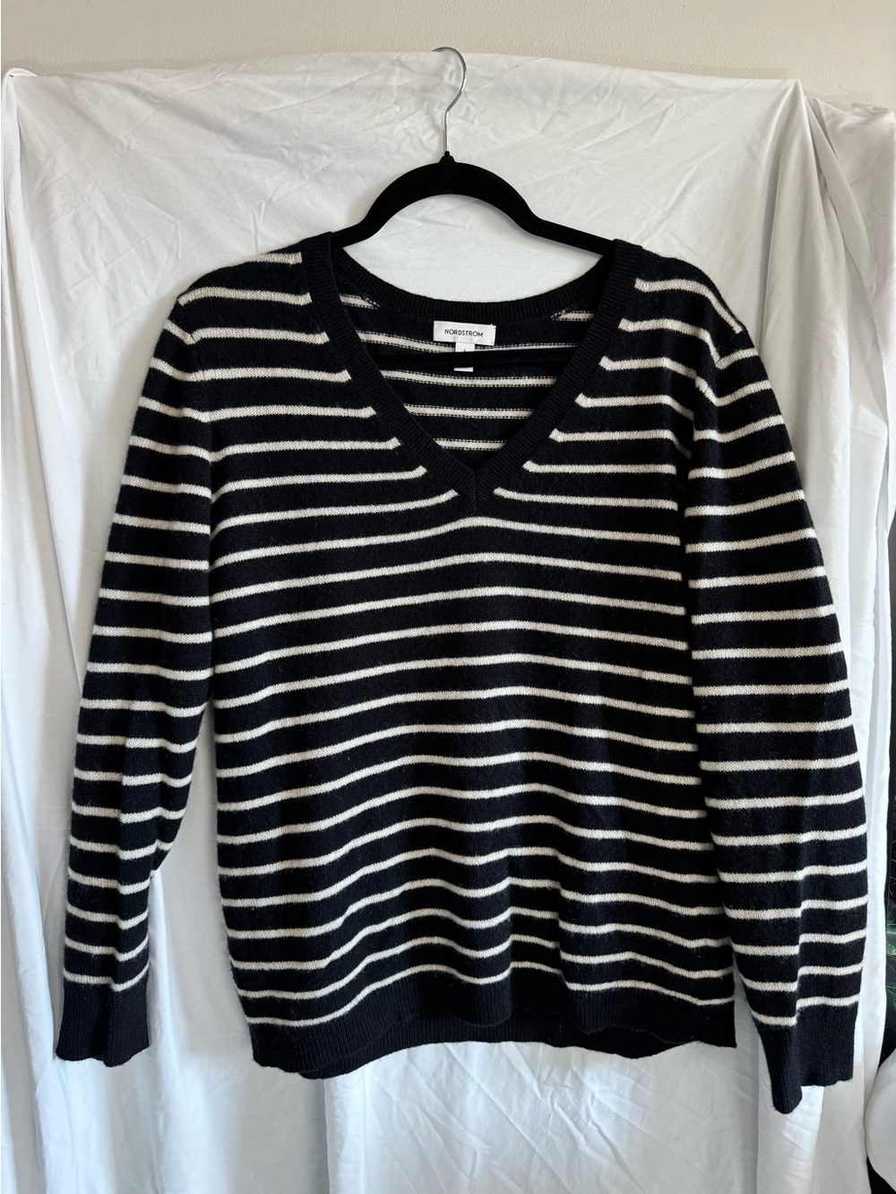 Nordstrom 100% Cashmere Black Ivory Striped V-Neck Sweater Size L